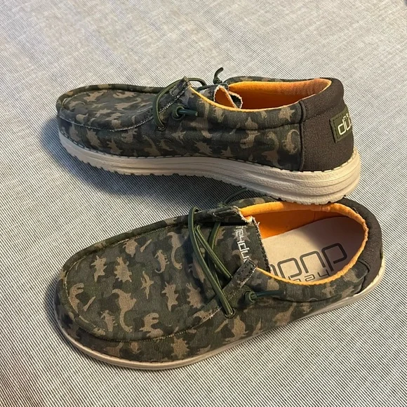 Hey Dude Wally Youth Musk Camo Dino Loafers Comfort Dinosaur Shoes Boys  Size 5-6 - Main Image